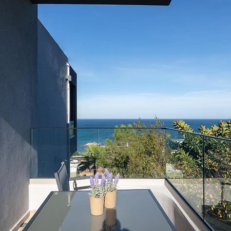 Pietra Di Mare Aparthotel Petres  Bagian luar foto