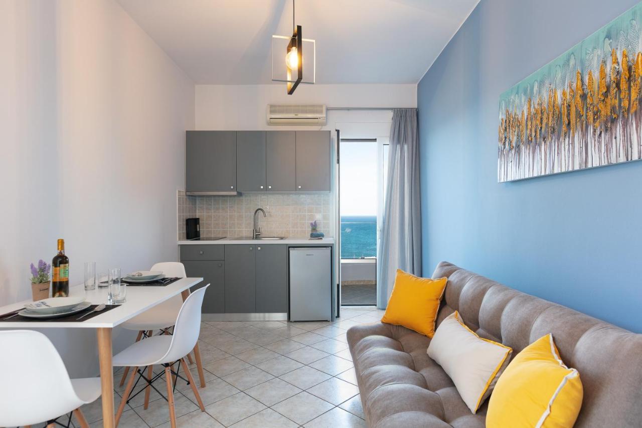 Pietra Di Mare Aparthotel Petres  Bagian luar foto