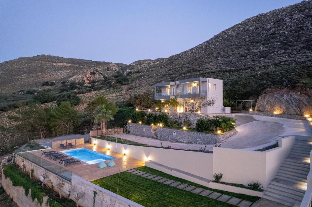 Pietra Di Mare Aparthotel Petres  Bagian luar foto